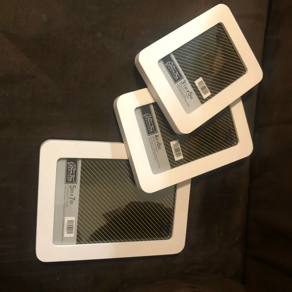3 Picture Frames,
